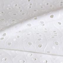 Bio-Voile aus Baumwolle mit Bohr-Stickerei Design 67606 - weiß 