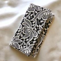 Handtasche Roxana - Creme auf Satin Schwarz 