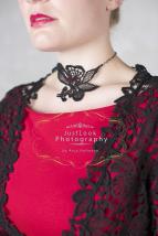 Kette Roxana - Schwarz mit Stein in Rot