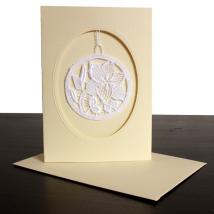 Klappkarte mit Narzisse aus Spitze Ivory - oval