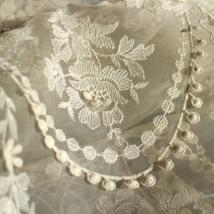 Peace Silk Organza mit Stickerei Design 69542 - roh - kbA auf kbT mit Applikation <120m Abnahme ORGANIC