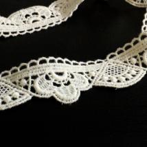 Spitzen-Borte B30 in Creme, 3,5 cm breit 